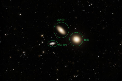 M105 mit den Galaxien NGC 3371 und 3373