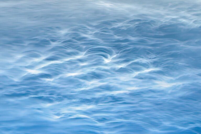 Leuchtende Nachtwolken (NLC engl. noctilucent clouds)